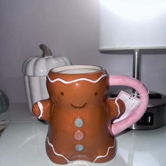 Cupcakes and cashmere gingerbread mug 2023 - Picture 1 of 4